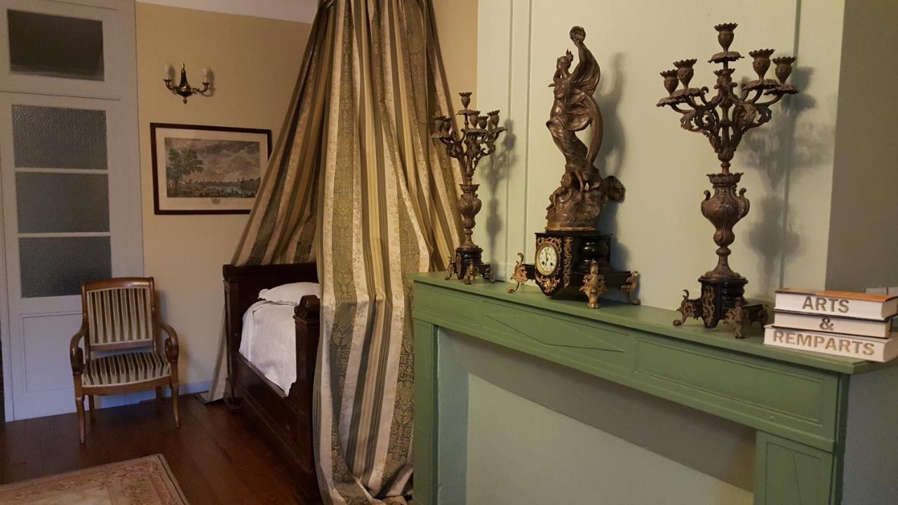 Chambres D'Hotes Art Et Remparts ラ・レオル エクステリア 写真